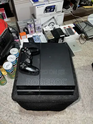 PlayStation 4 Standard Edition