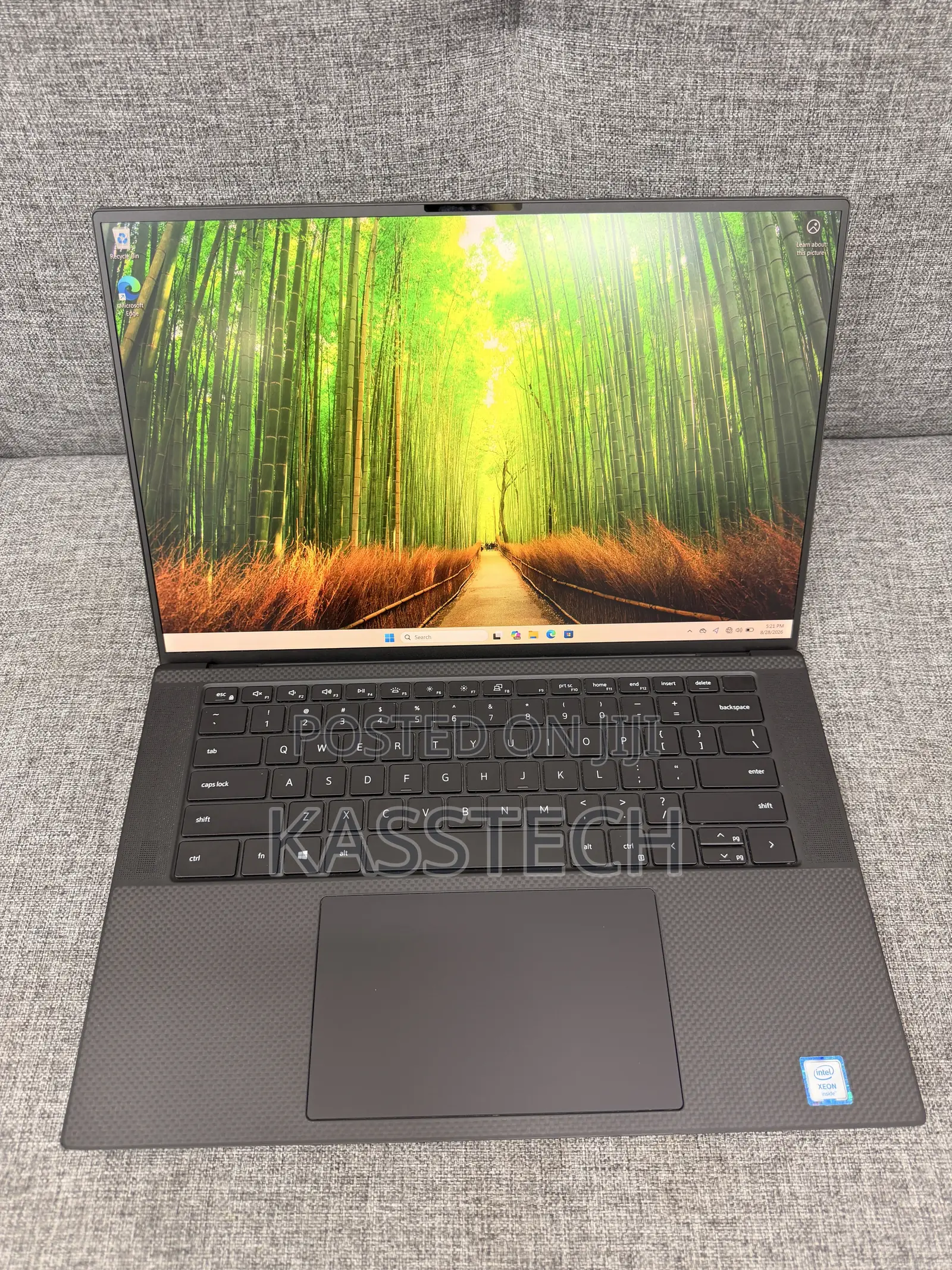 Laptop Dell Latitude 5550 32GB Intel Xeon SSD 256GB