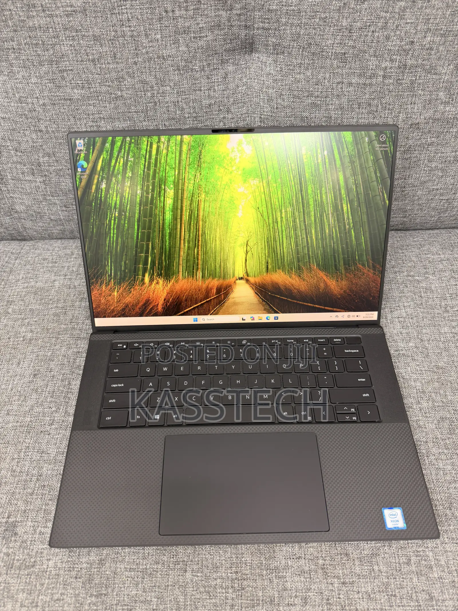 Laptop Dell Latitude 5550 32GB Intel Xeon SSD 256GB