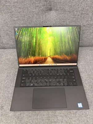 Laptop Dell Latitude 5550 32GB Intel Xeon SSD 256GB