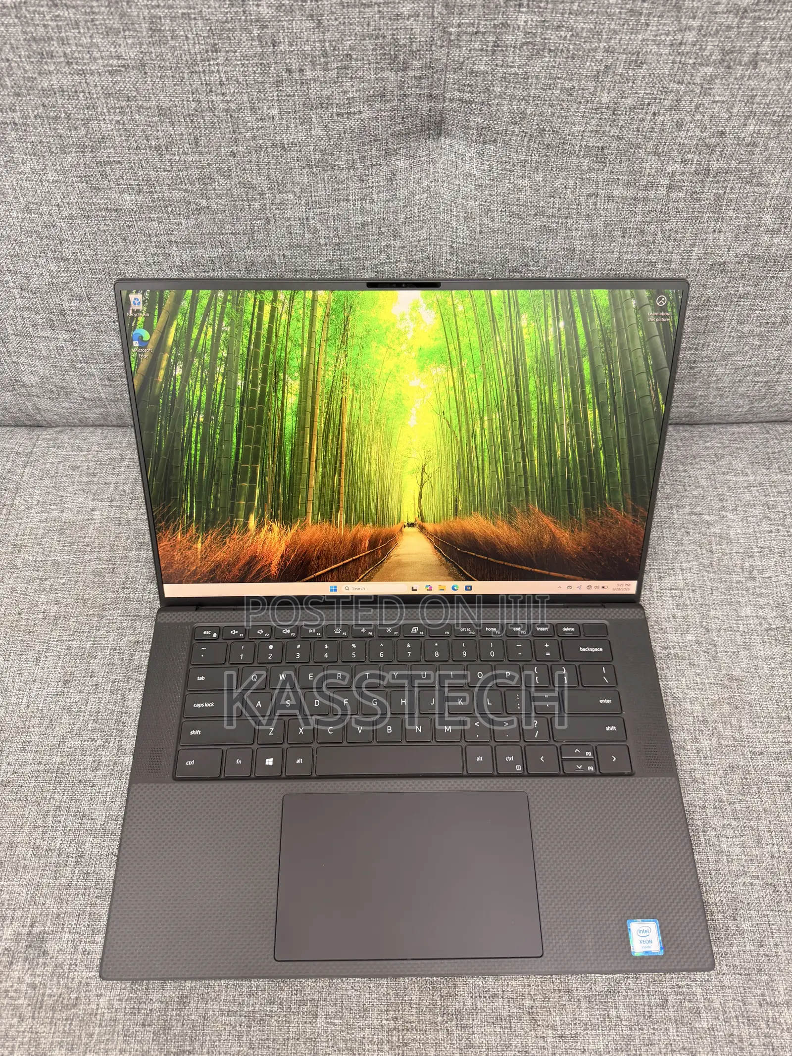 Laptop Dell Latitude 5550 32GB Intel Xeon SSD 256GB