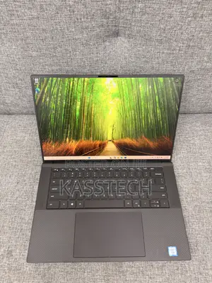 Laptop Dell Latitude 5550 32GB Intel Xeon SSD 256GB