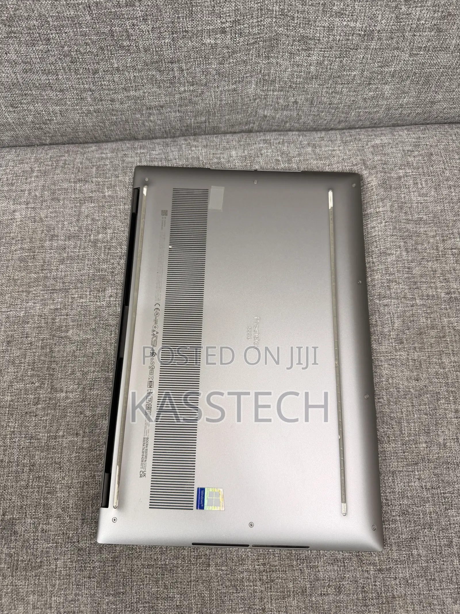 Laptop Dell Latitude 5550 32GB Intel Xeon SSD 256GB