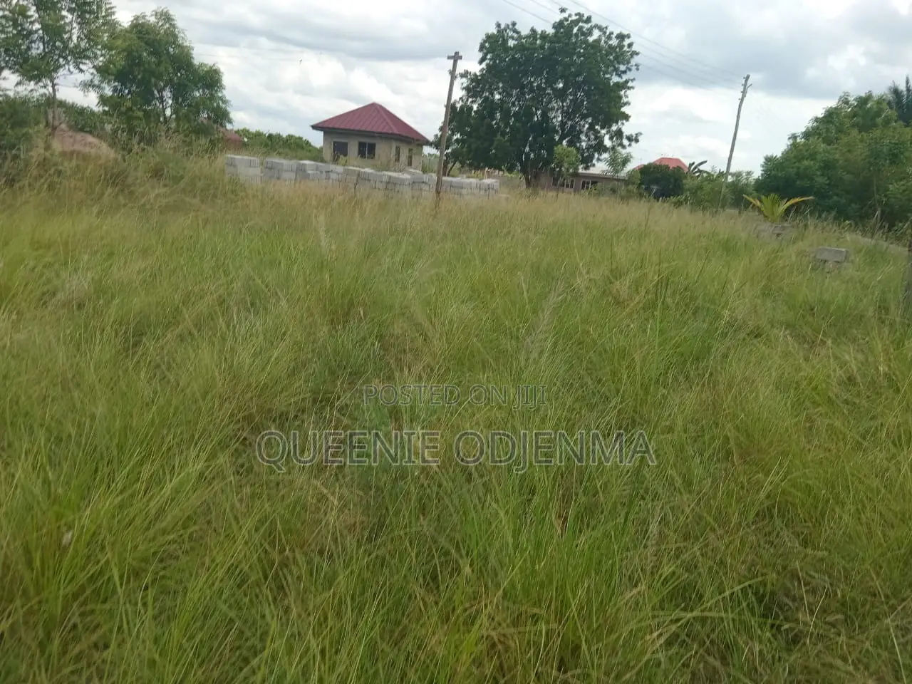5 Plots  of Land for Sale at Asustuare Junction