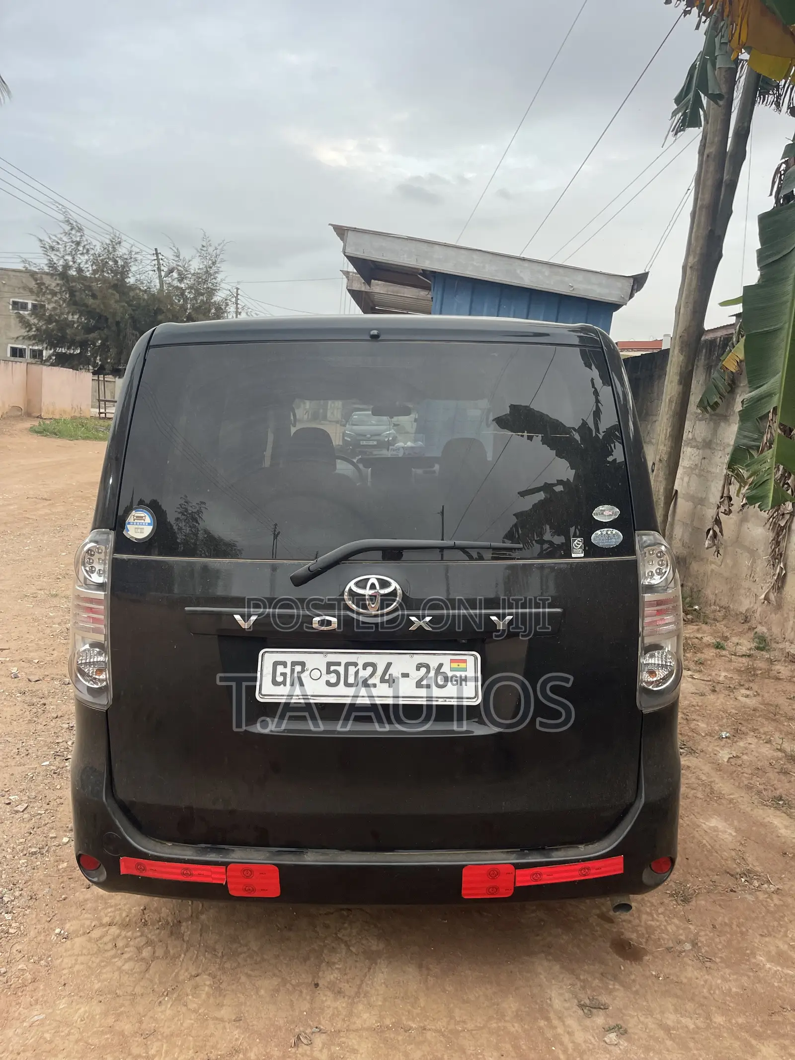 Toyota Voxy X 4WD 8-Seater 2010 Black