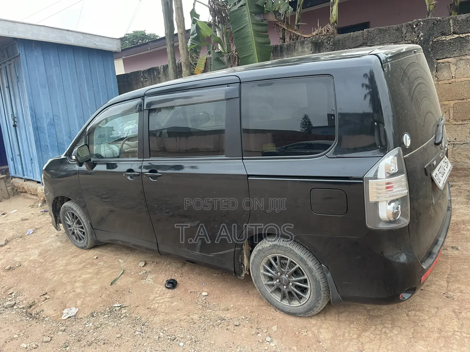 Toyota Voxy X 4WD 8-Seater 2010 Black