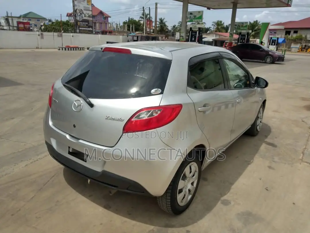 Mazda Demio 2010 Silver