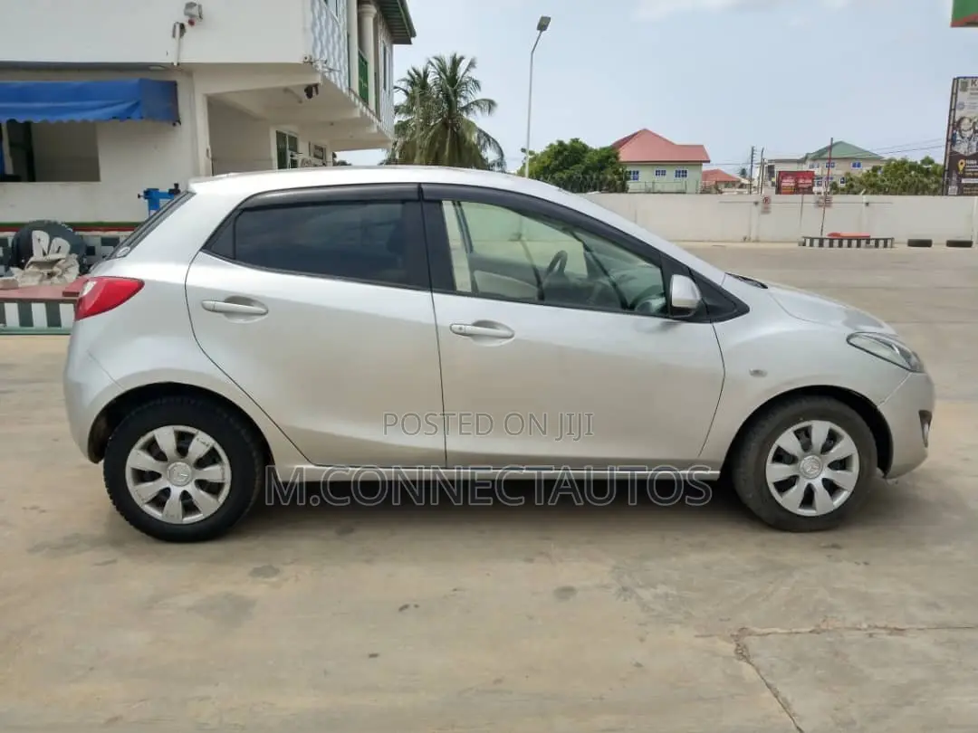Mazda Demio 2010 Silver