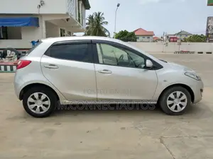 Mazda Demio 2010 Silver