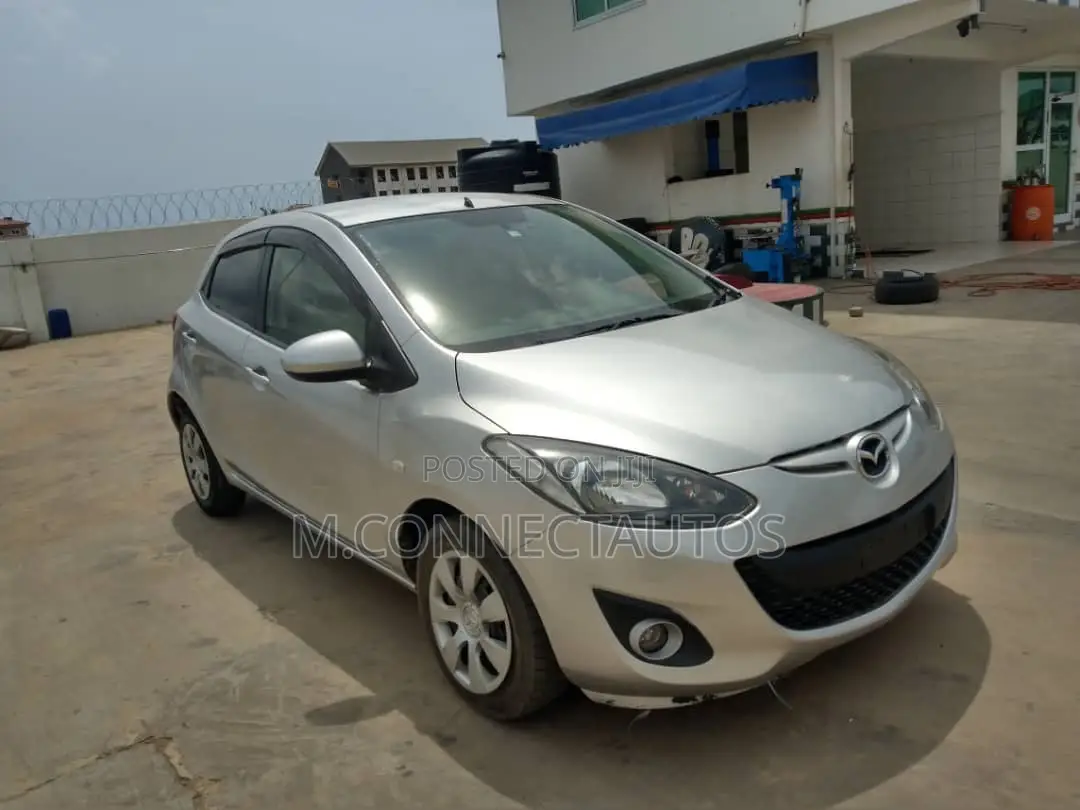 Mazda Demio 2010 Silver
