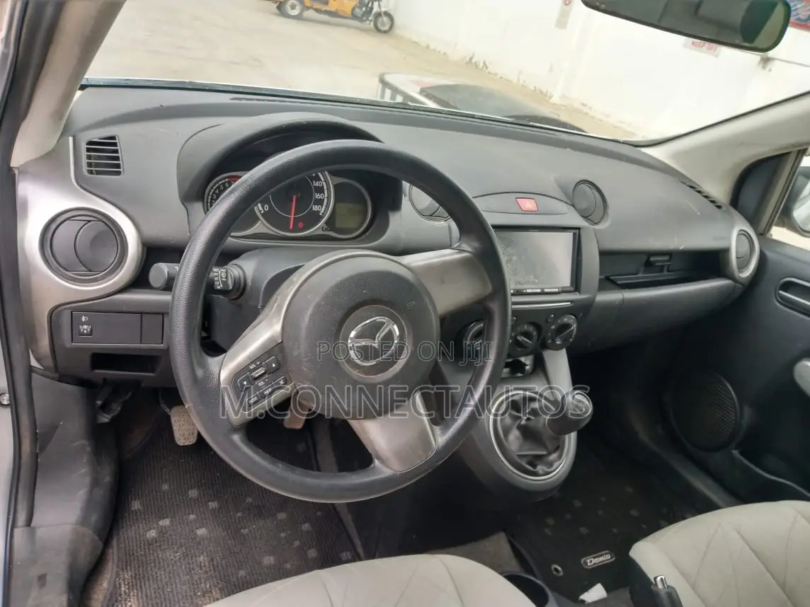 Mazda Demio 2010 Silver