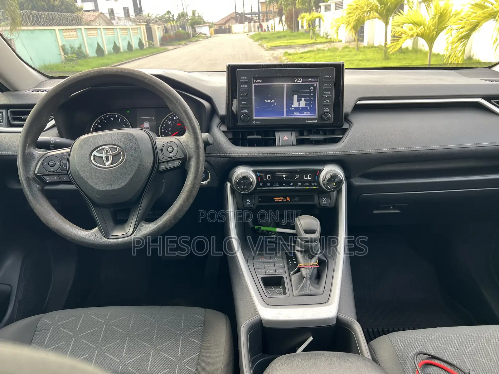 Toyota RAV4 XLE 2022 Silver