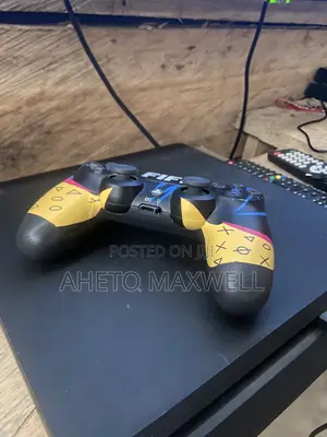 Slightly Used Ps4 Slim Console Plus 1dualshock Controller