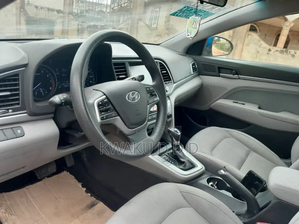 Hyundai Elantra SE Sedan FWD (2.0L 4cyl 6M) 2017 Blue