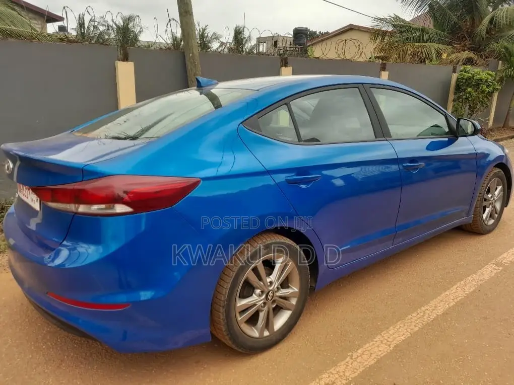 Hyundai Elantra SE Sedan FWD (2.0L 4cyl 6M) 2017 Blue