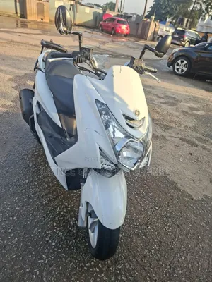 Yamaha Majesty 2023 White