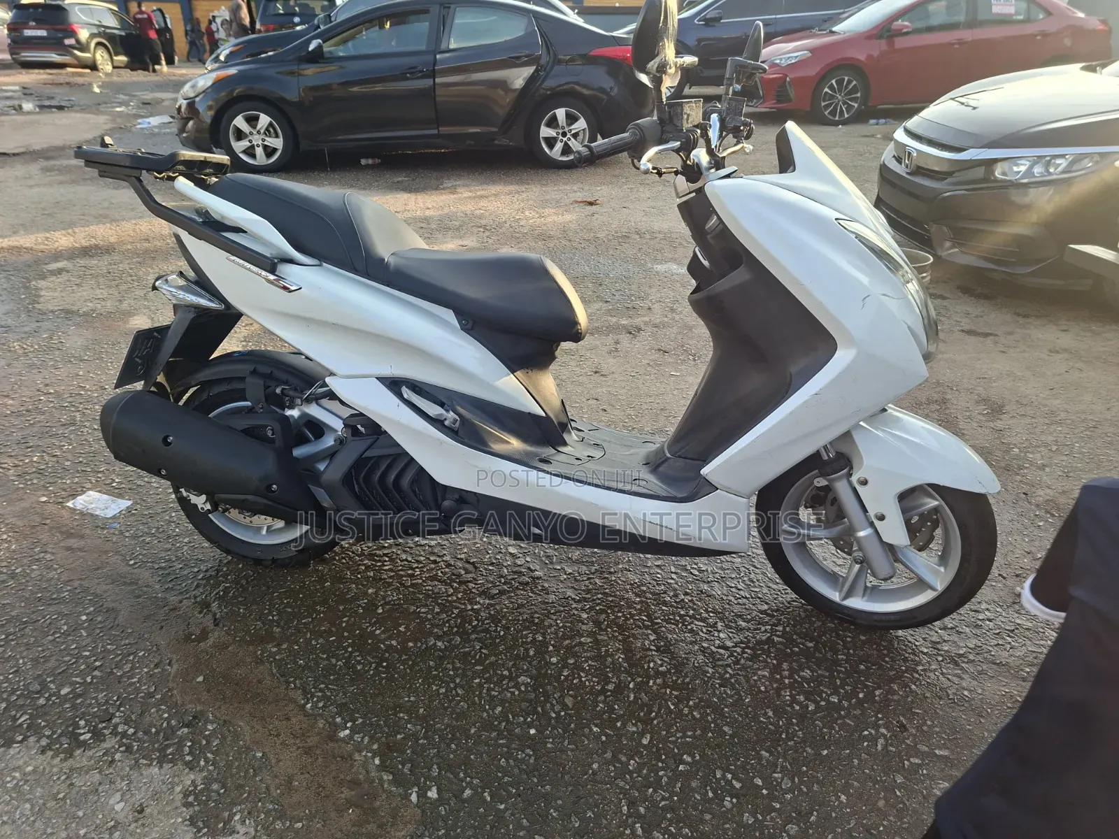 Yamaha Majesty 2023 White