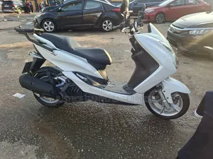 Yamaha Majesty 2023 White