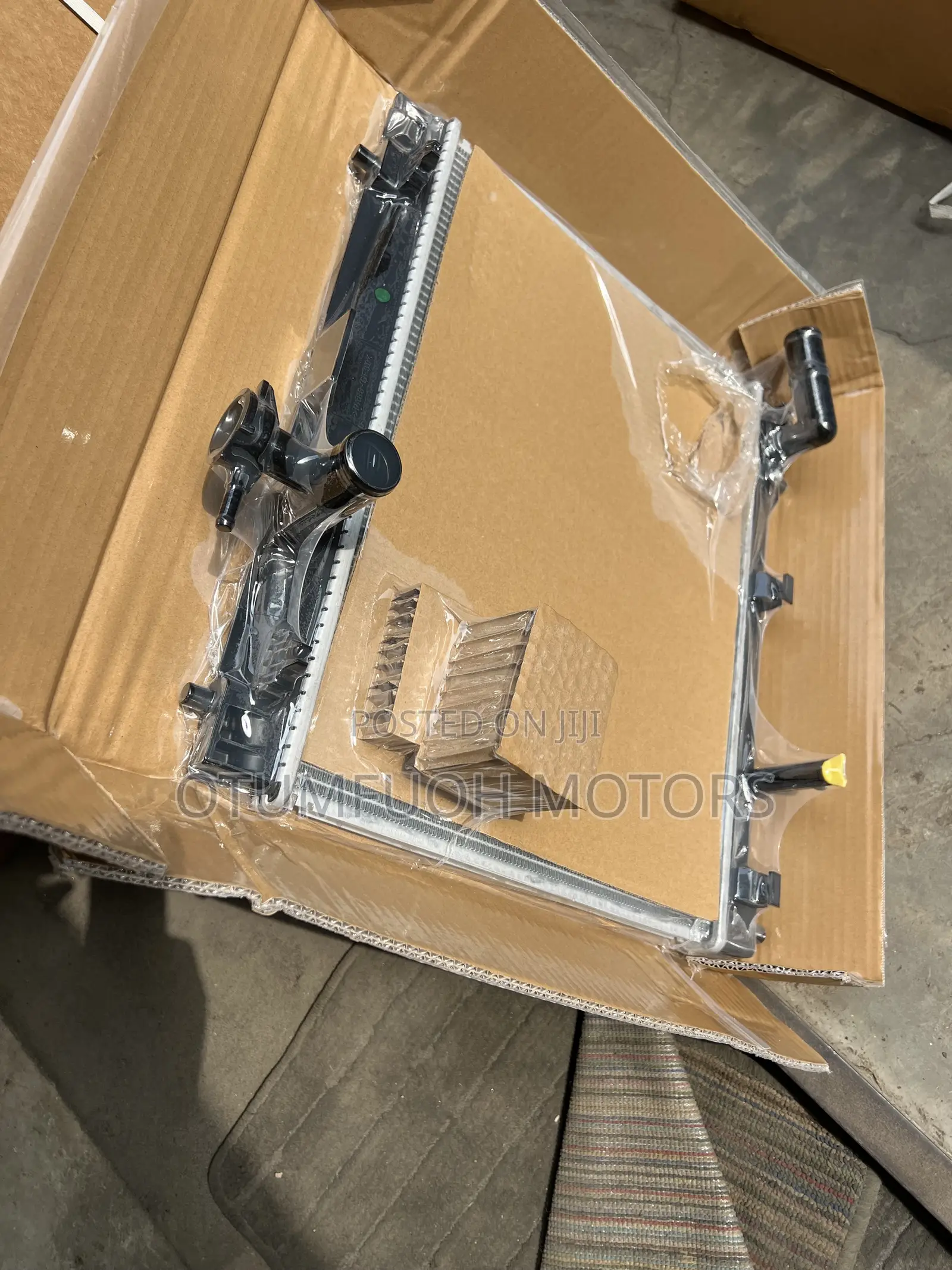 Toyota Vitz 2012 2013 2014 2015 Radia (Water Tank)