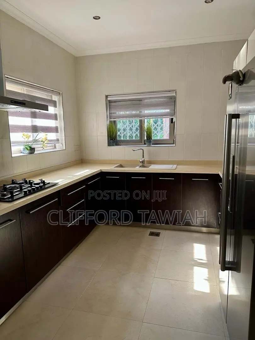 Furnished 5bdrm Townhouse / Terrace in Airport Residential Area