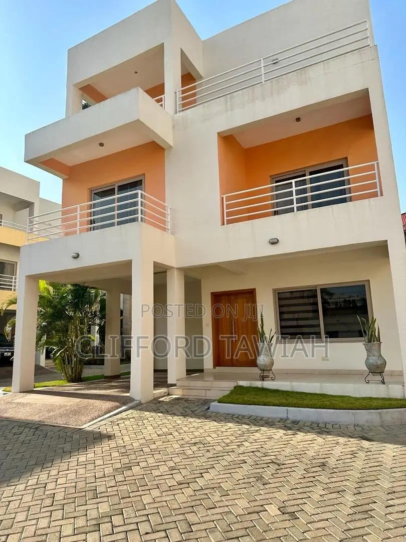 Furnished 5bdrm Townhouse / Terrace in Airport Residential Area