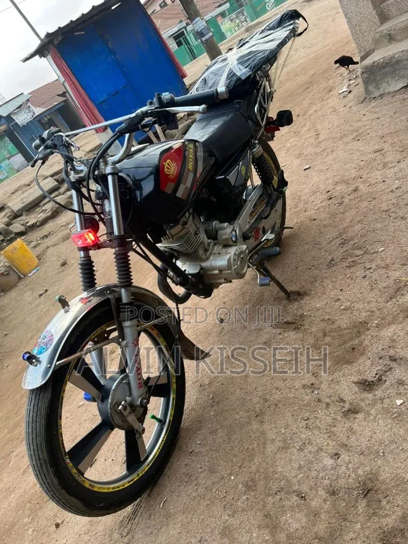 Royal Motorcycle 2025 Red
