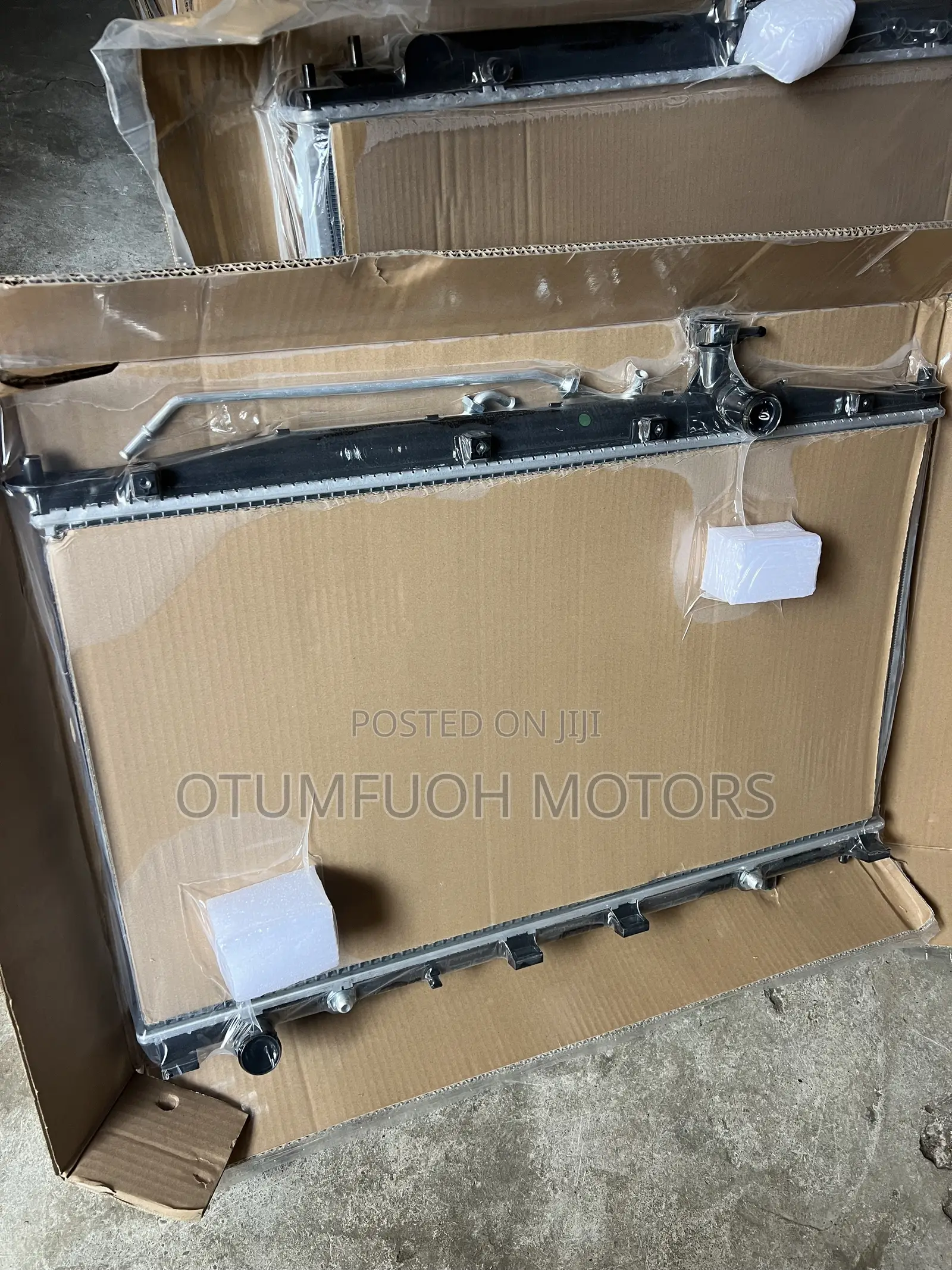 Hyundai Santa Fe 2008 2009 2010 Radiator (Water Tank)