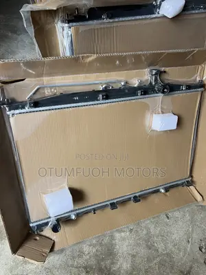 Hyundai Santa Fe 2008 2009 2010 Radiator (Water Tank)