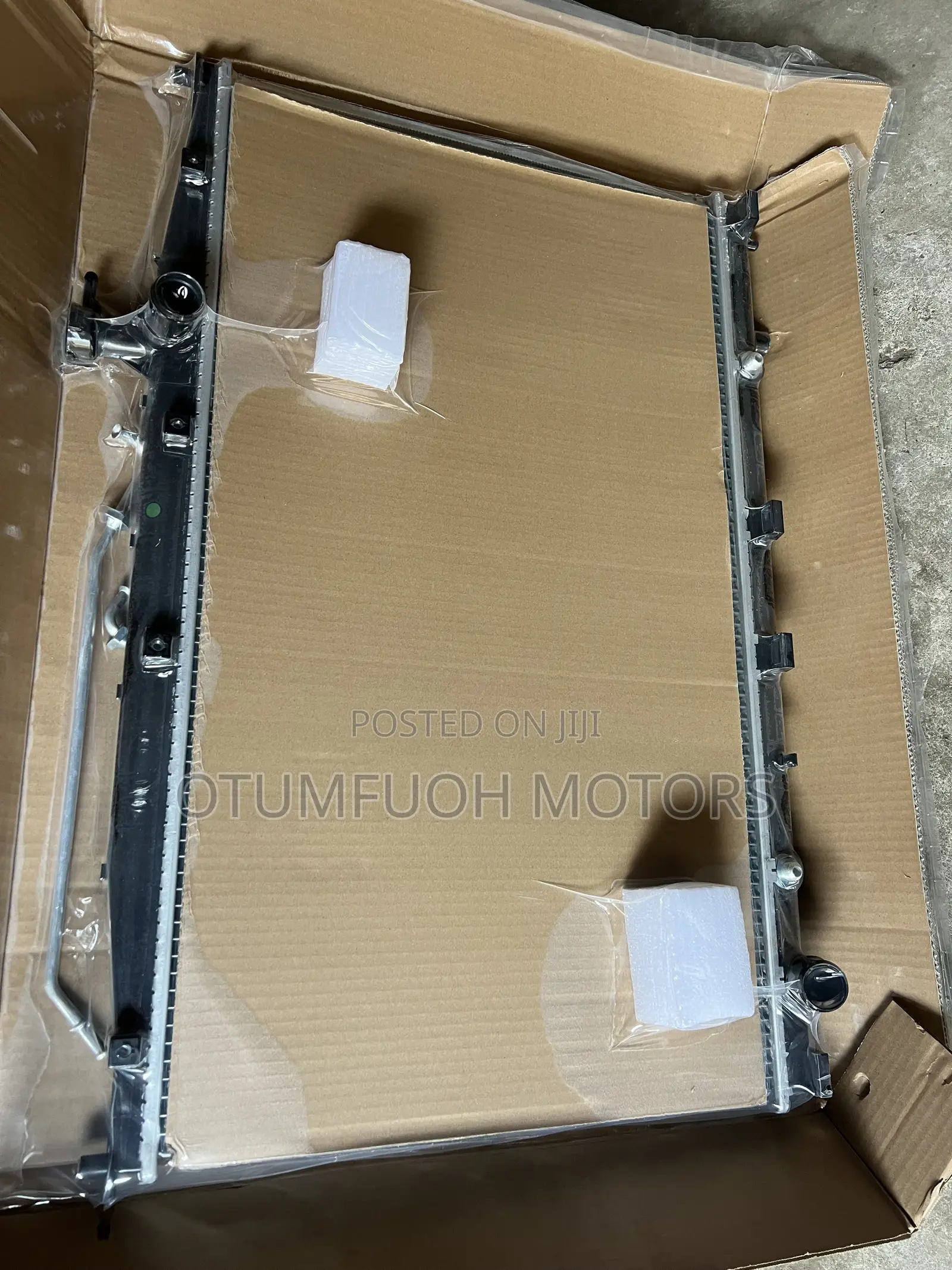 Hyundai Santa Fe 2008 2009 2010 Radiator (Water Tank)