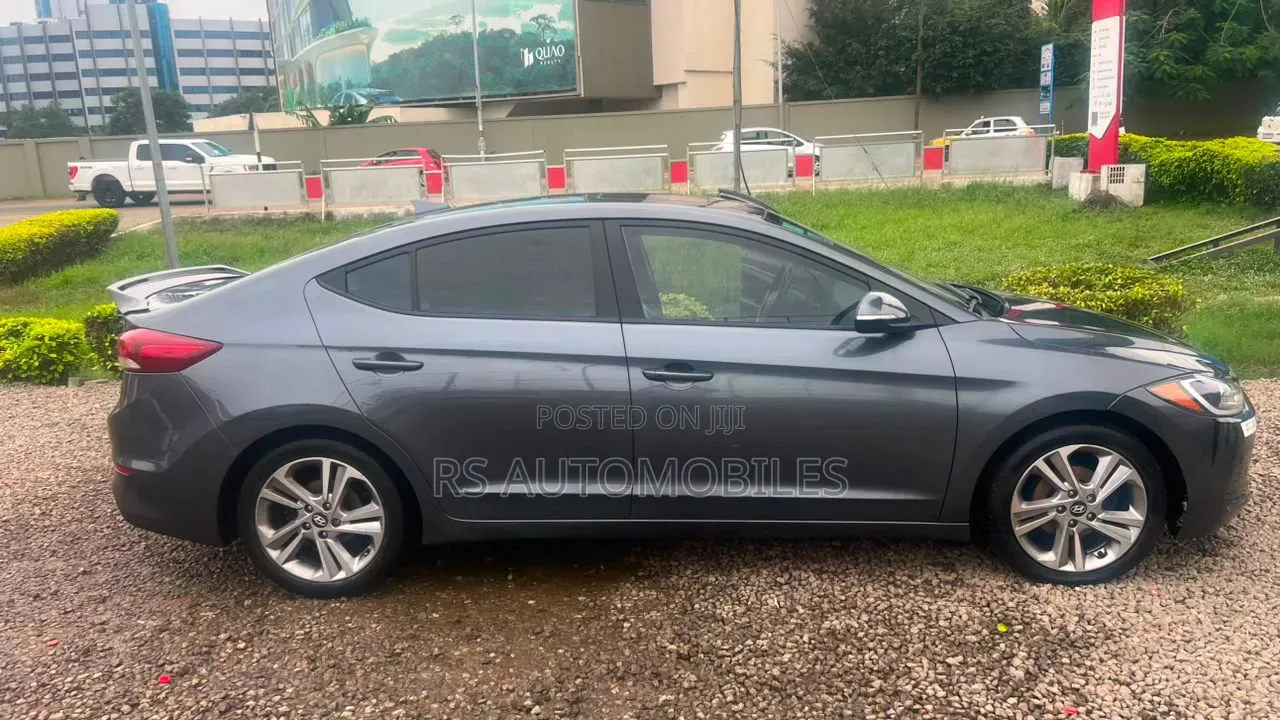 Hyundai Elantra 2018 Black