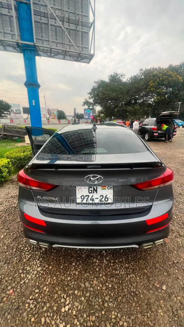Hyundai Elantra 2018 Black