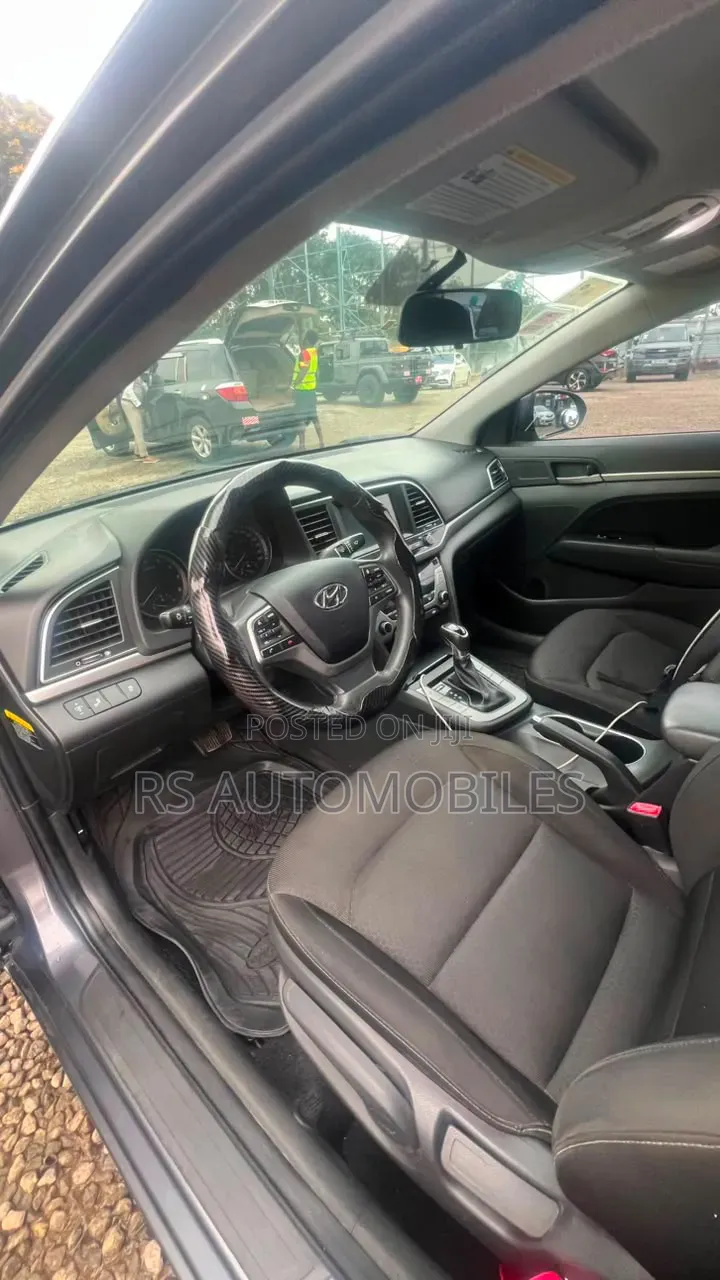 Hyundai Elantra 2018 Black