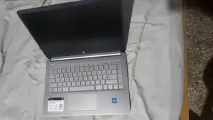 Laptop HP 14-dq1088wm 8GB Intel Core i5 HDD 128GB