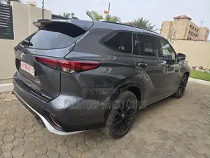 Toyota Highlander XSE AWD 2024 Gray