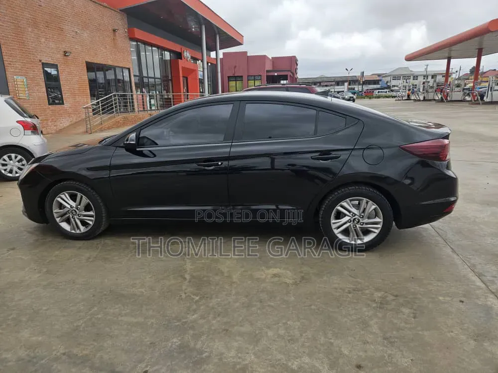 Hyundai Elantra 2019 Black