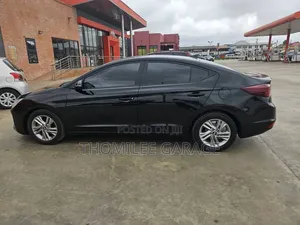 Hyundai Elantra 2019 Black