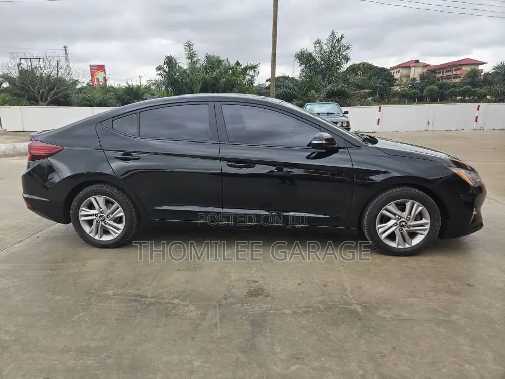 Hyundai Elantra 2019 Black