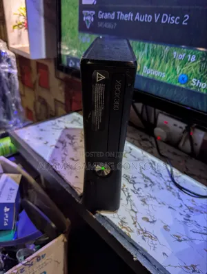 Microsoft Xbox360 Slim 15games