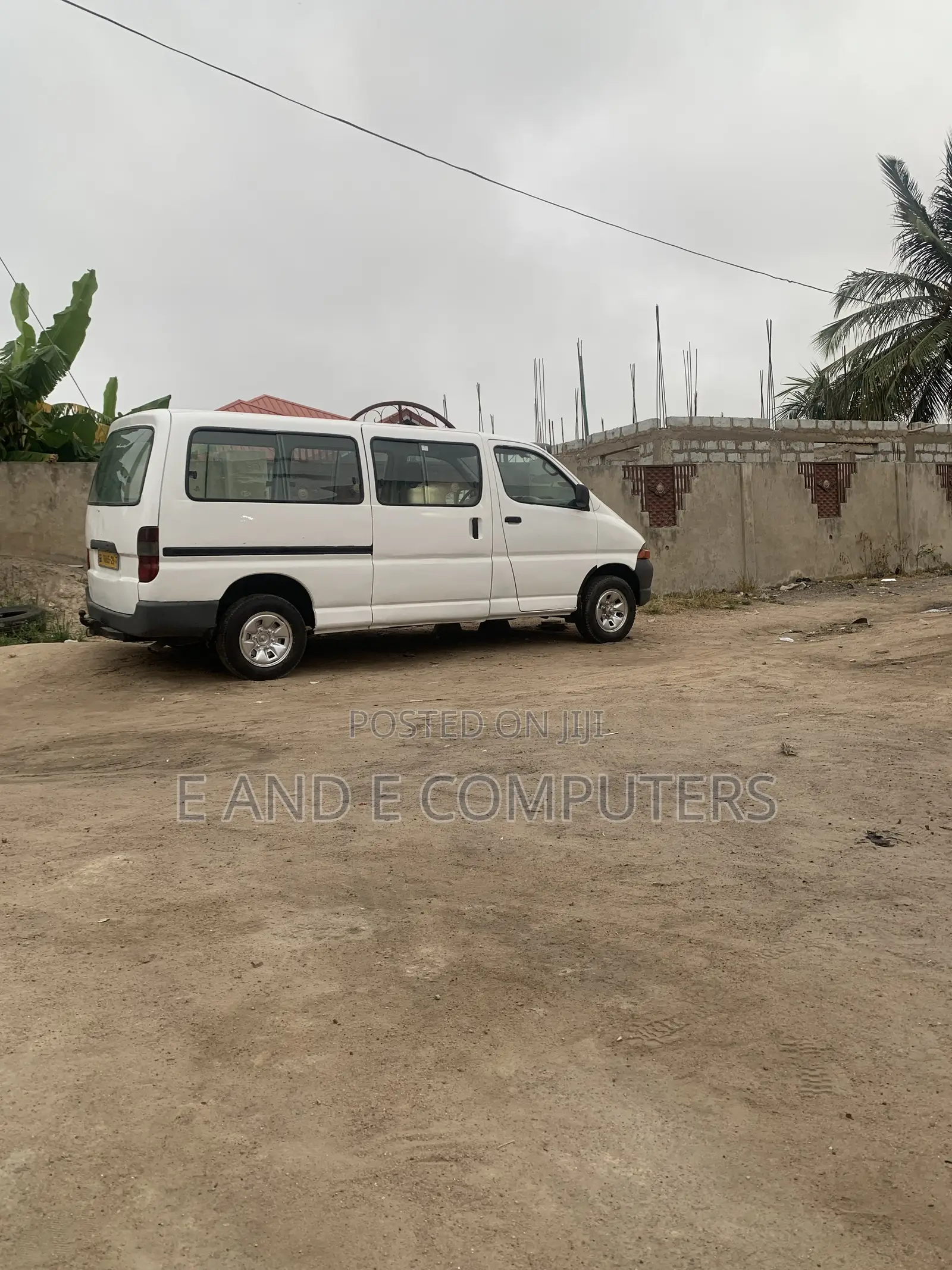 Toyota HiAce 2005 White