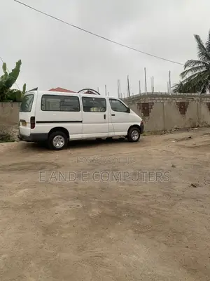 Toyota HiAce 2005 White