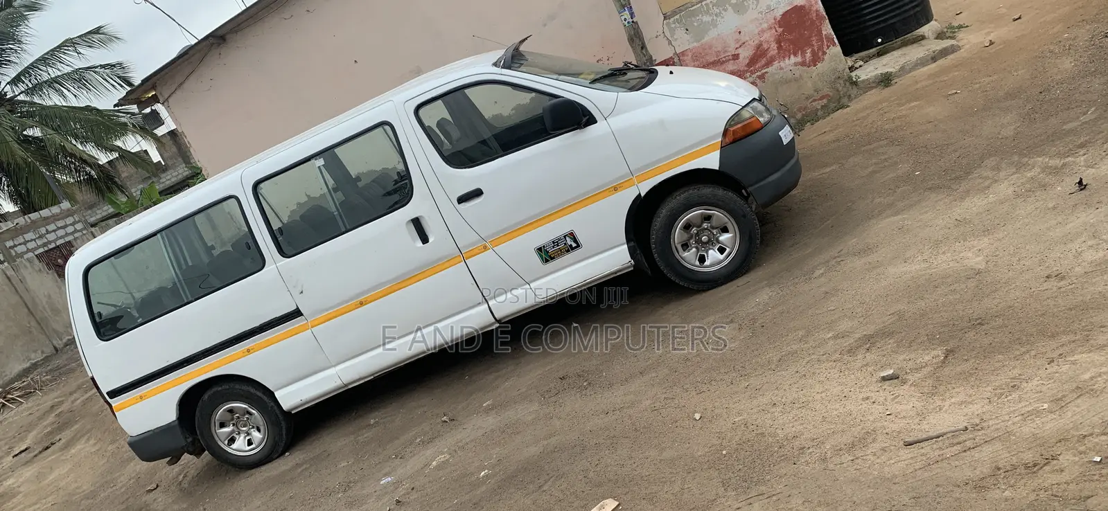 Toyota HiAce 2005 White