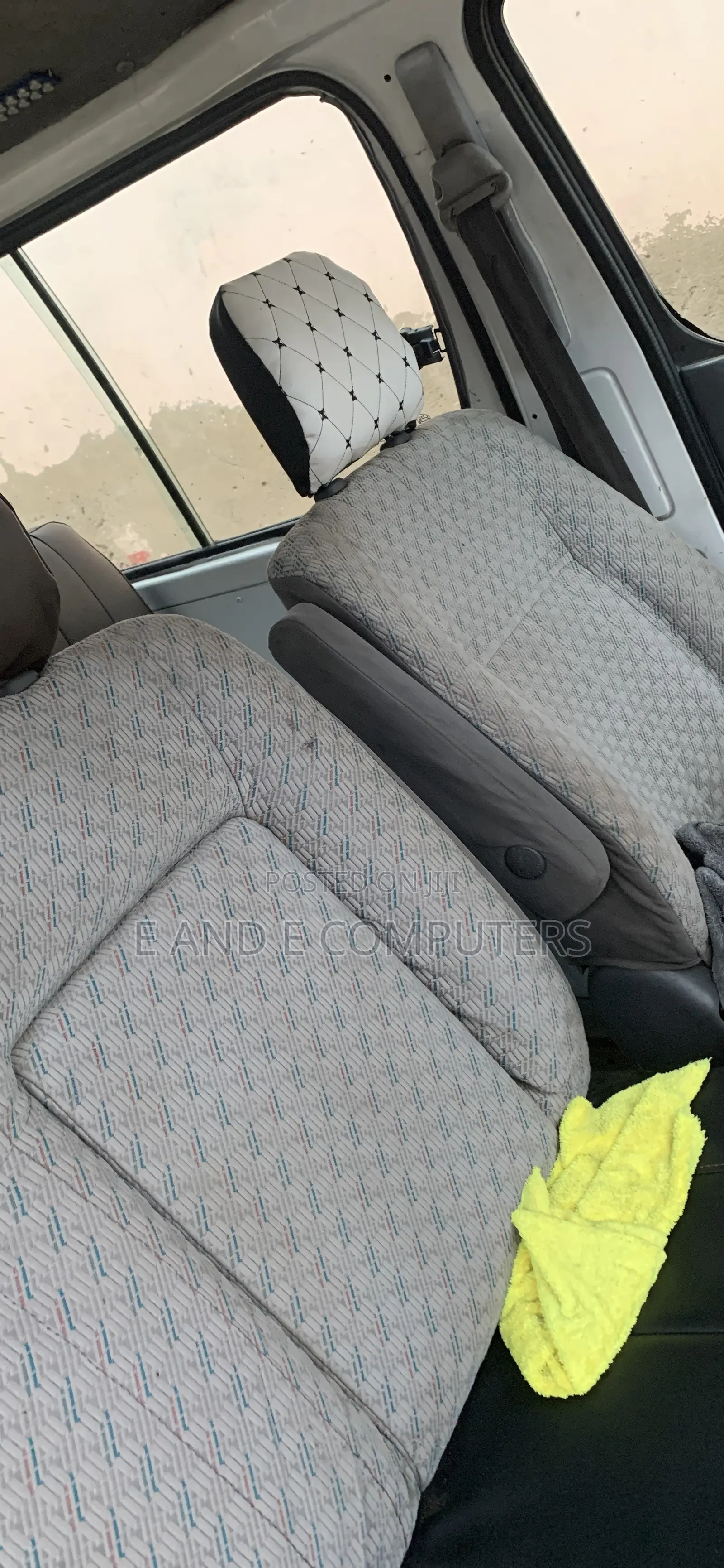 Toyota HiAce 2005 White
