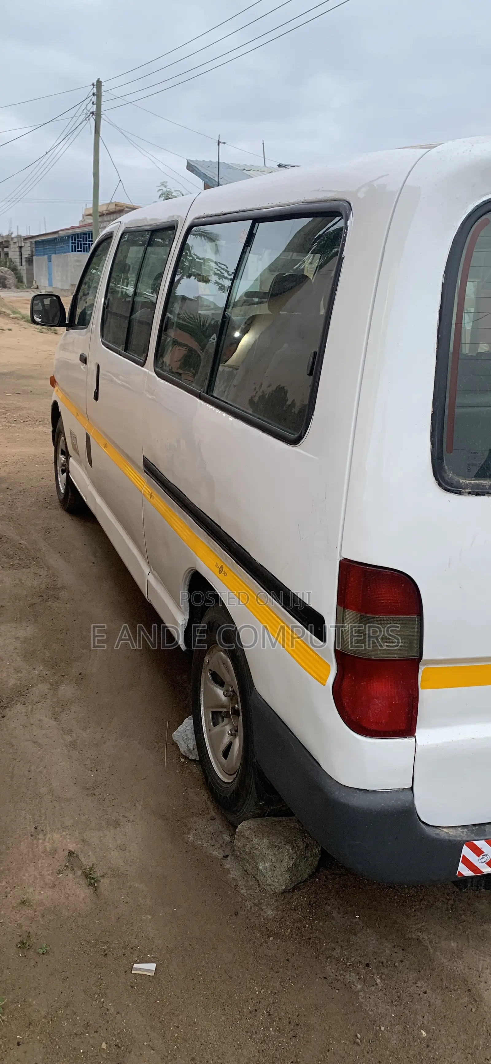 Toyota HiAce 2005 White