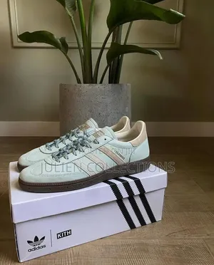 Adidas Kith Classic