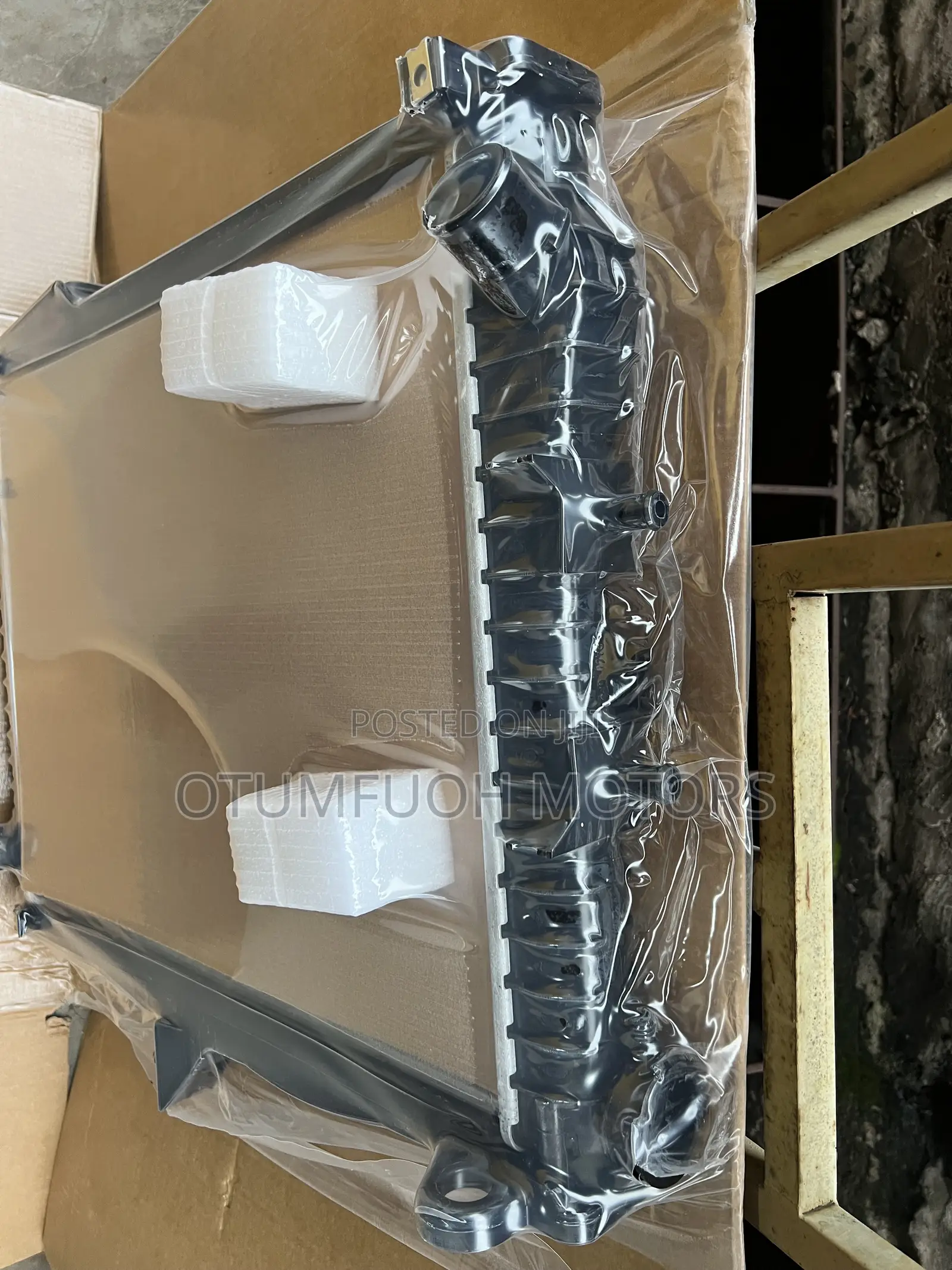 Dodge Durango 2008 2009 2010 Radiator (Water Tank)