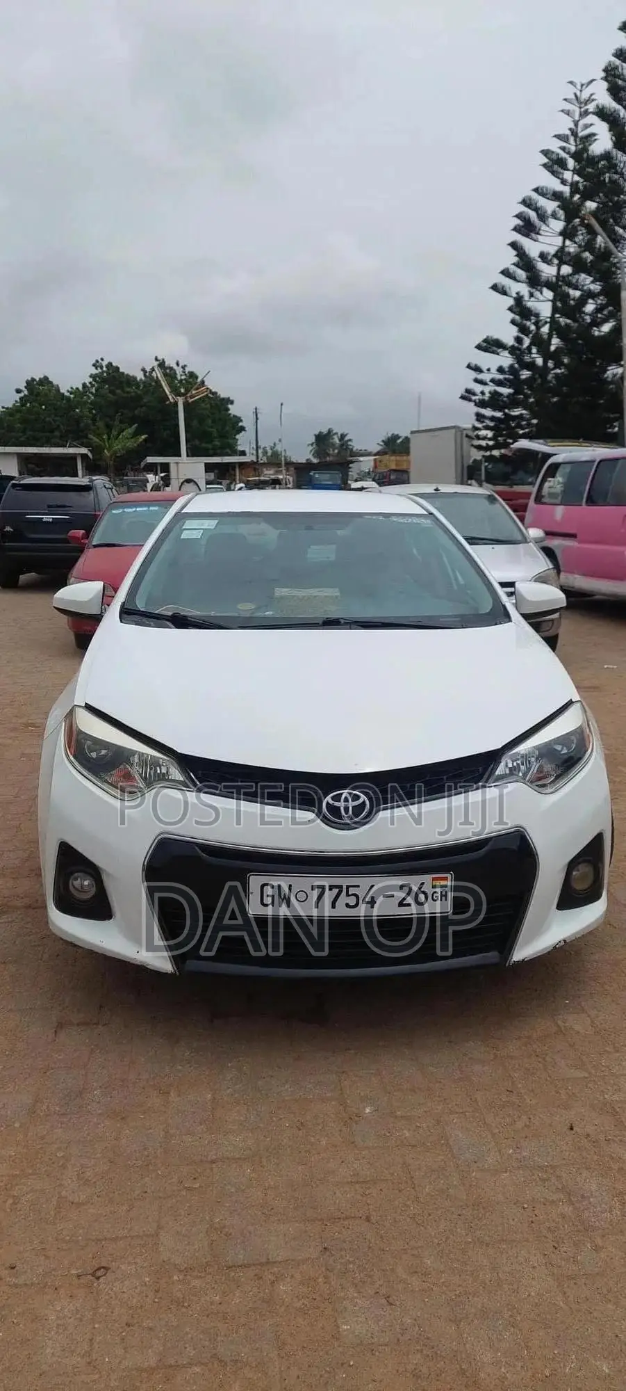 Toyota Corolla LE ECO Premium (1.8L 4cyl CVT) 2016 White