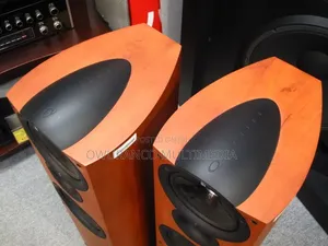 KEF Q4 Floorstanding Speakers – Audiophile British Sound
