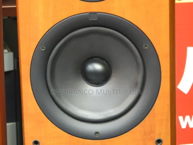 KEF Q4 Floorstanding Speakers – Audiophile British Sound