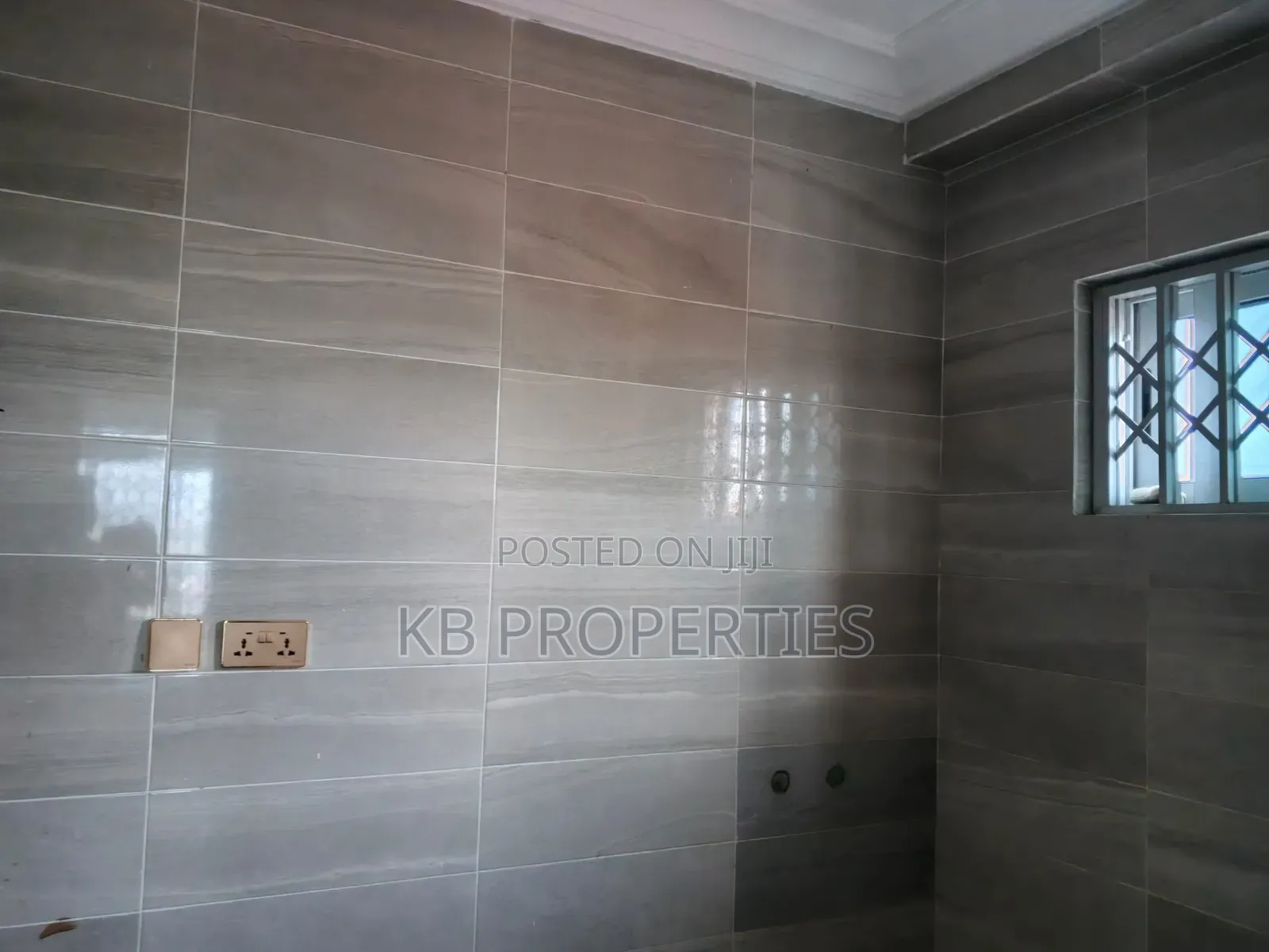 4bdrm Apartment in Kb Properties, Lashibi for rent