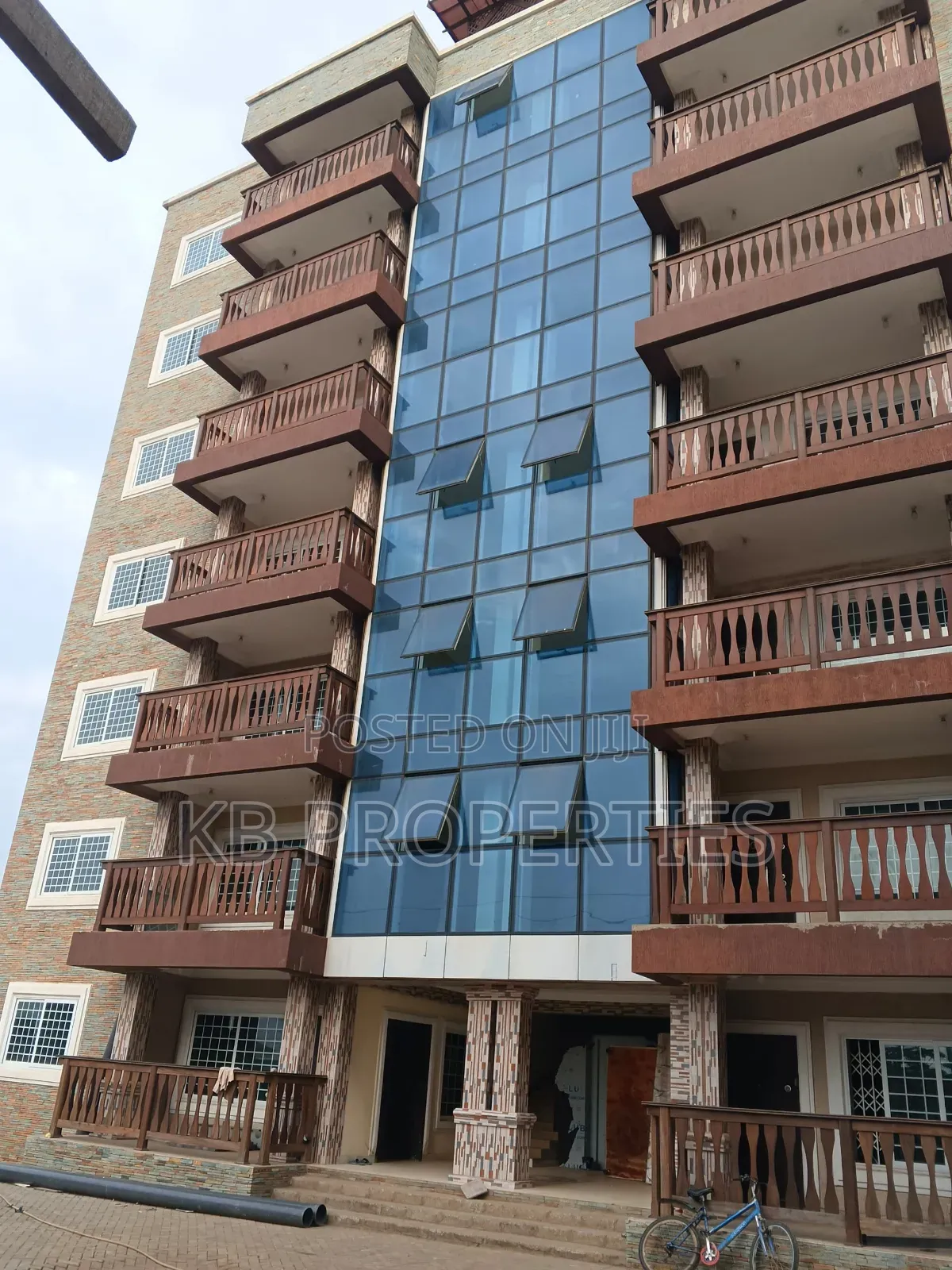 4bdrm Apartment in Kb Properties, Lashibi for rent